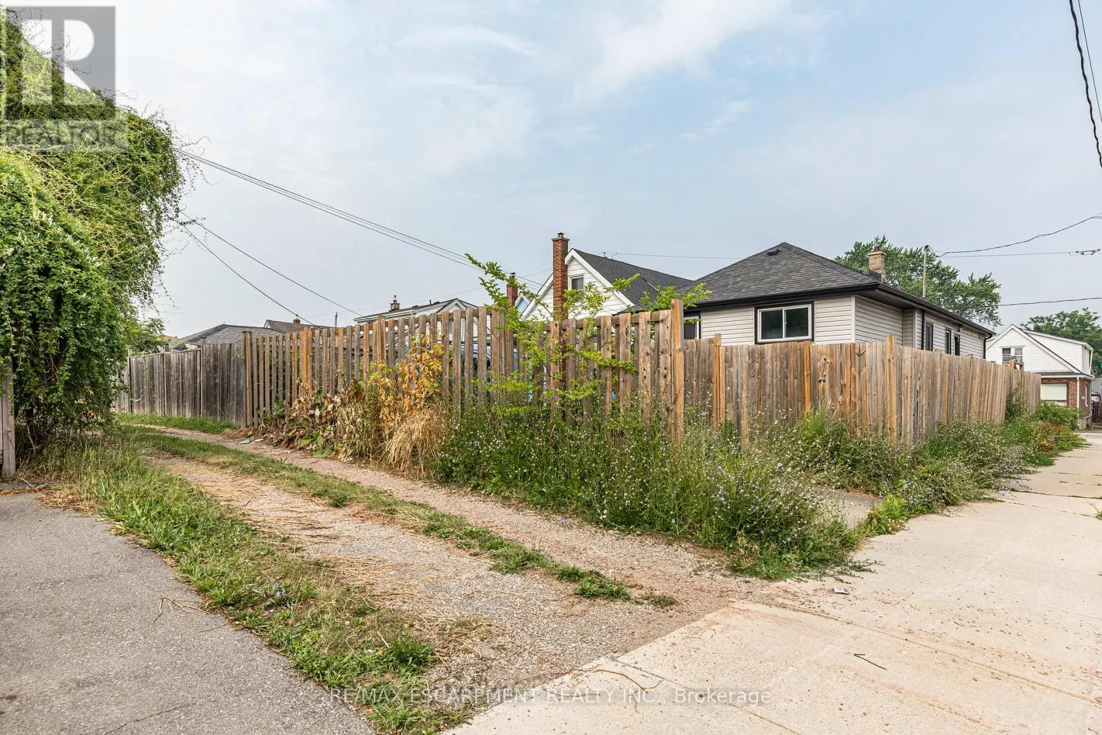118 JULIAN AVENUE