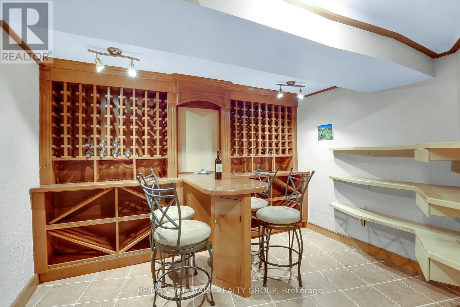 1712 PLAYFAIR DRIVE