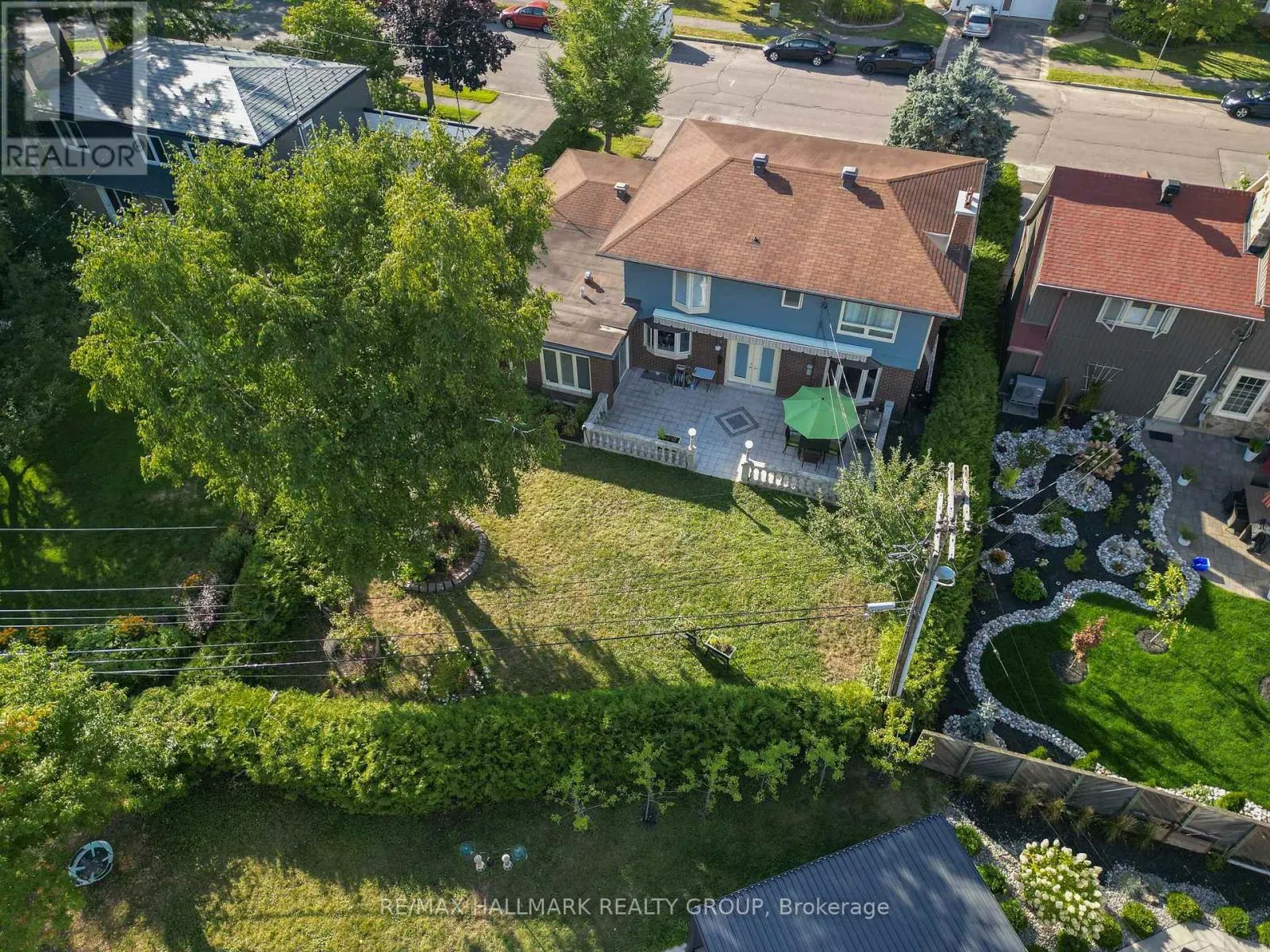 1712 PLAYFAIR DRIVE
