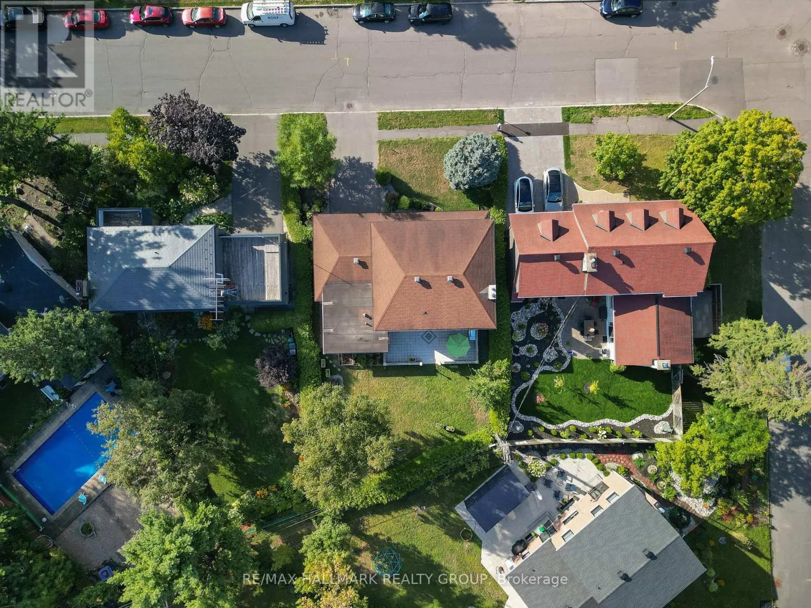 1712 PLAYFAIR DRIVE
