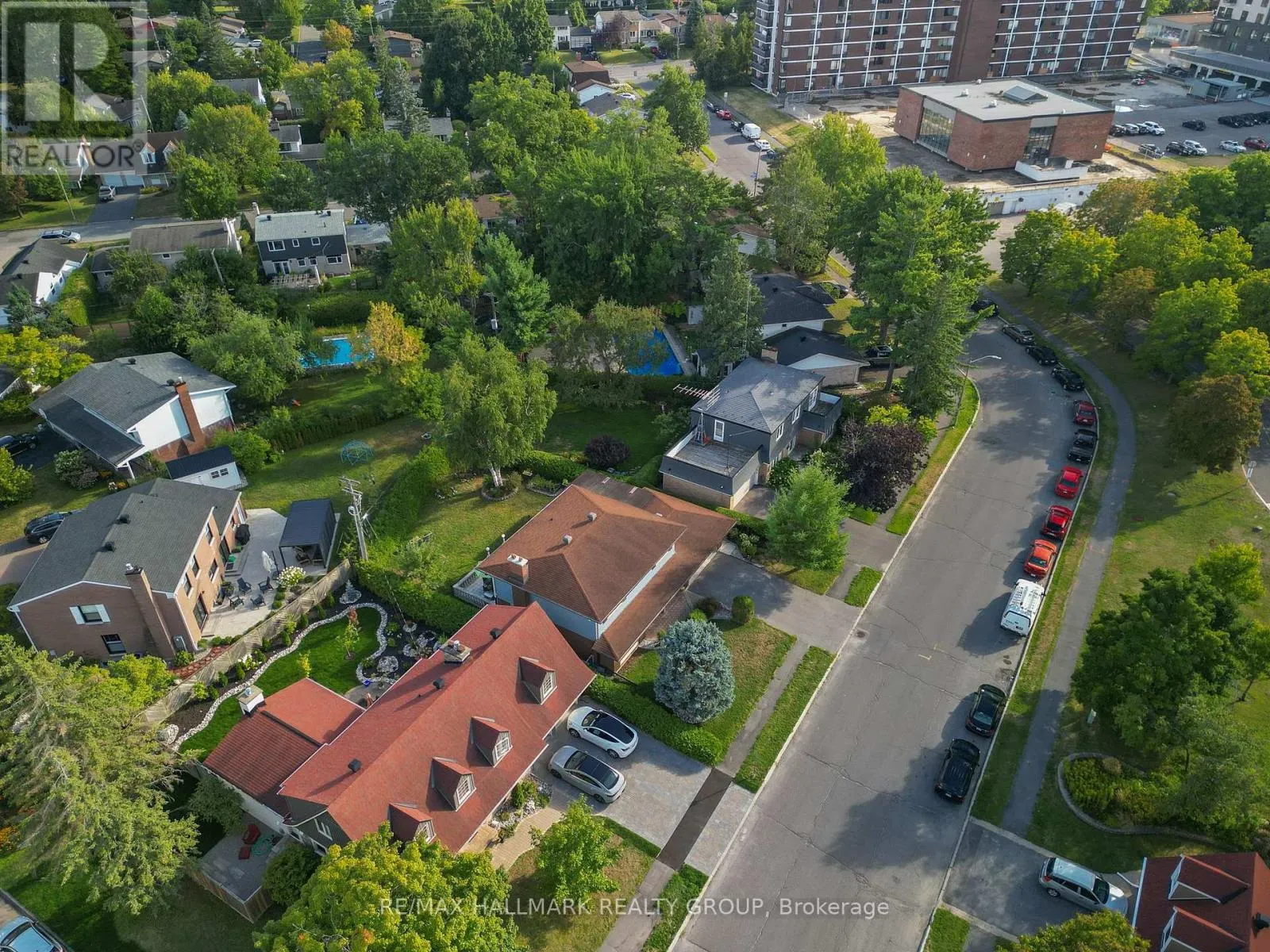 1712 PLAYFAIR DRIVE