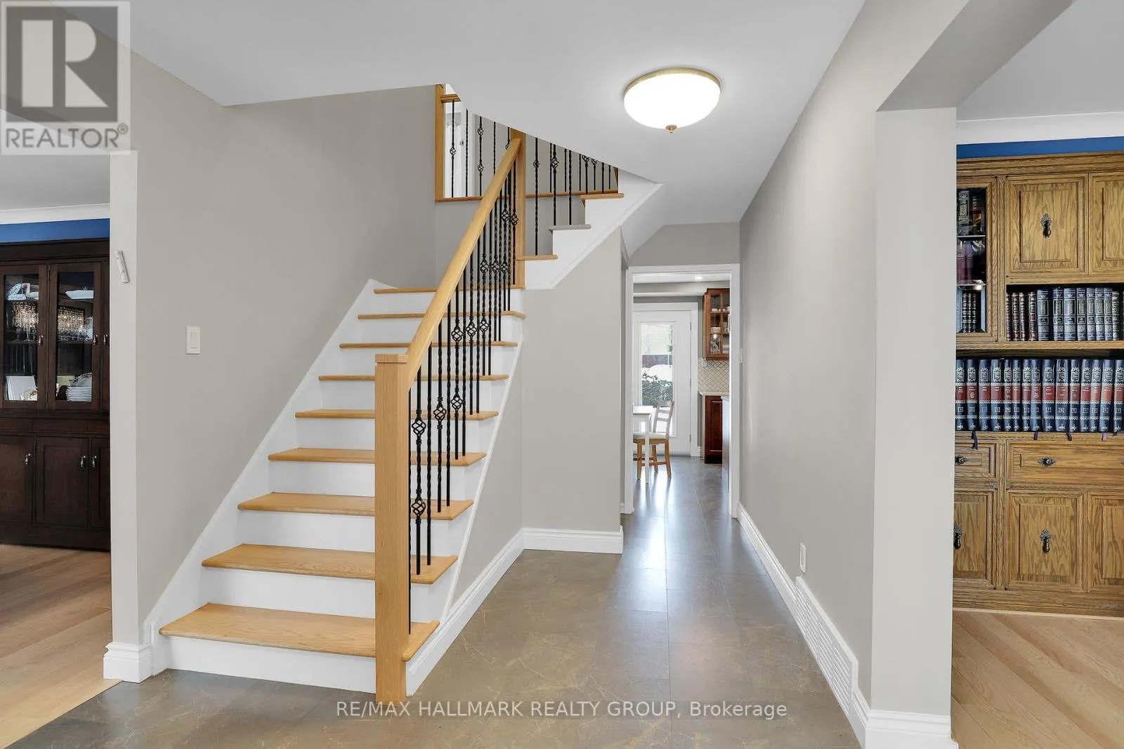 1712 PLAYFAIR DRIVE