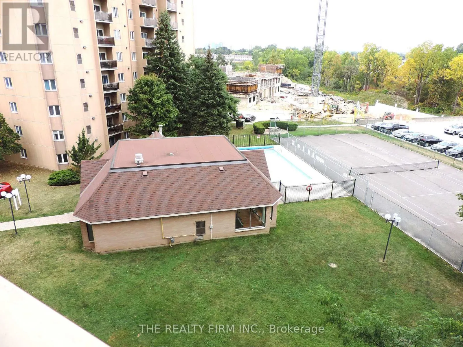 504 - 858 COMMISSIONERS ROAD E, #504