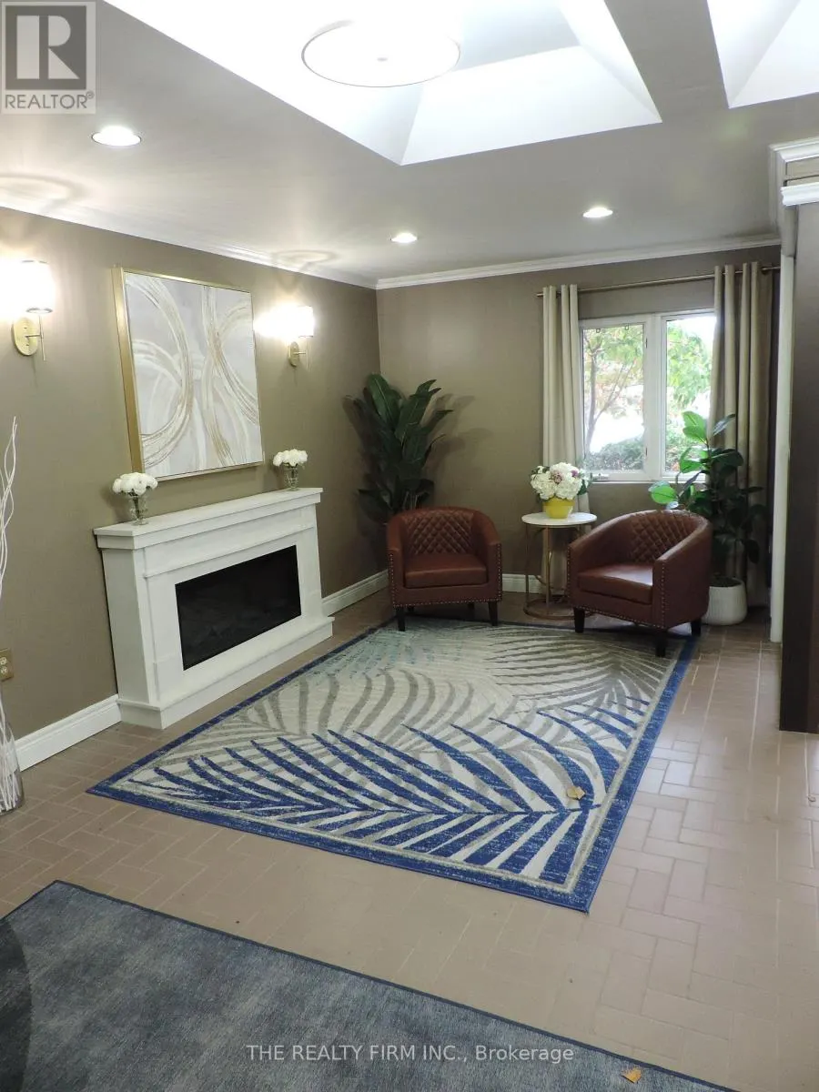 504 - 858 COMMISSIONERS ROAD E, #504