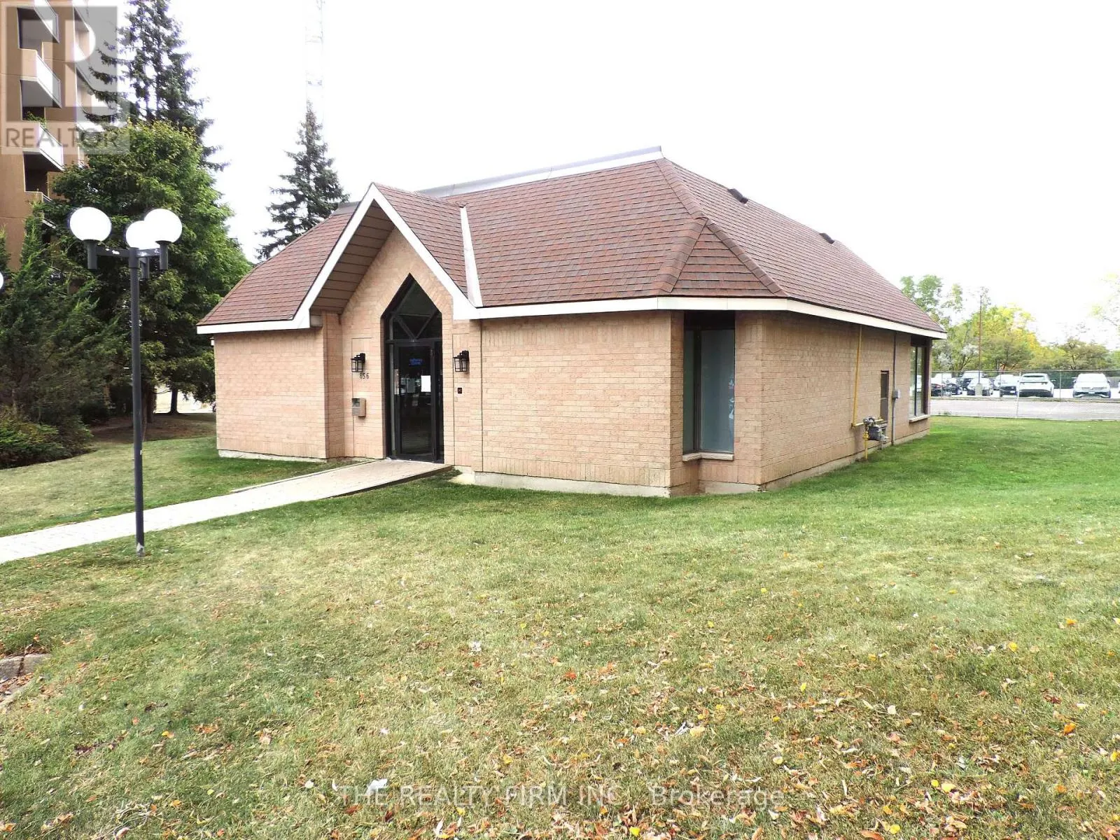 504 - 858 COMMISSIONERS ROAD E, #504