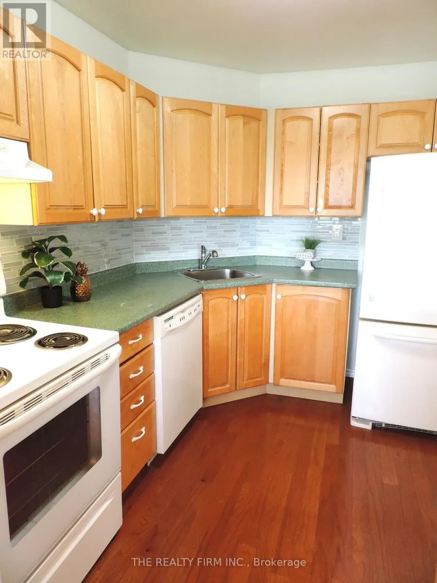 504 - 858 COMMISSIONERS ROAD E, #504