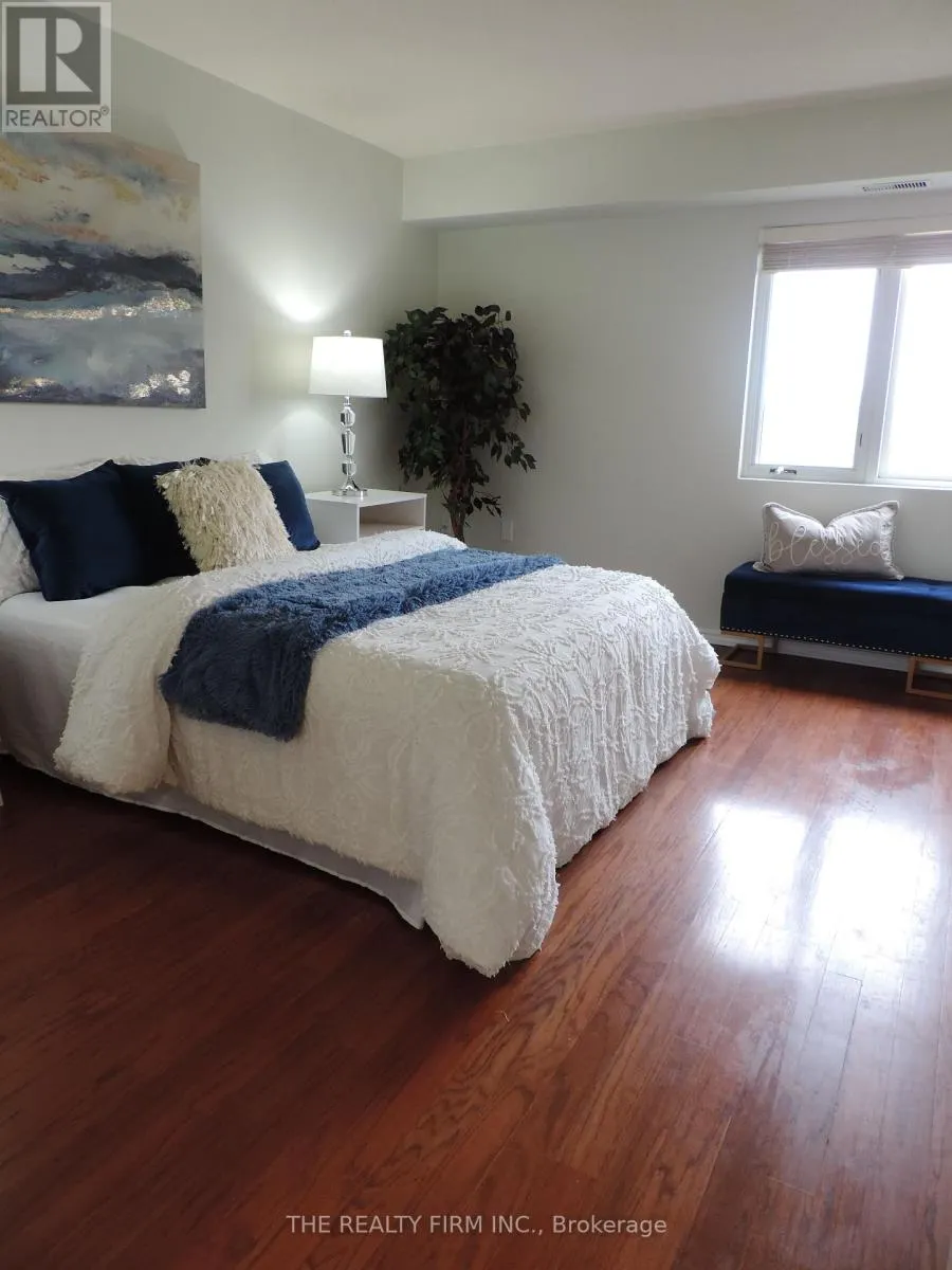 504 - 858 COMMISSIONERS ROAD E, #504