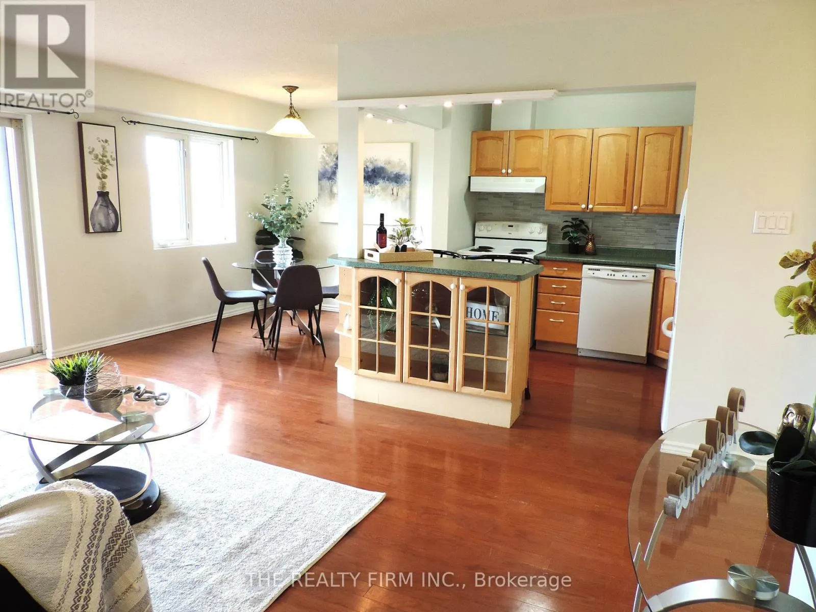 504 - 858 COMMISSIONERS ROAD E, #504
