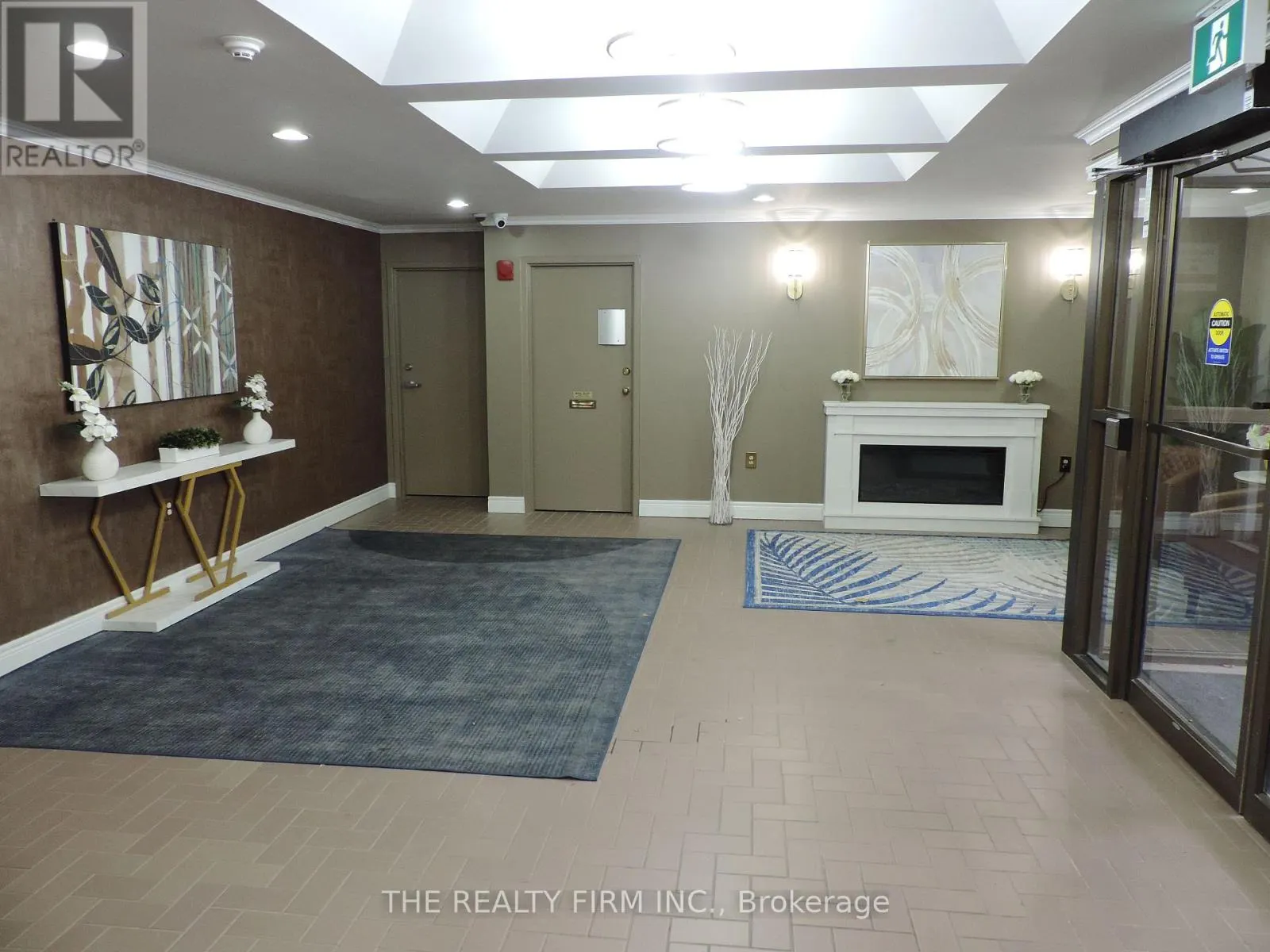 504 - 858 COMMISSIONERS ROAD E, #504