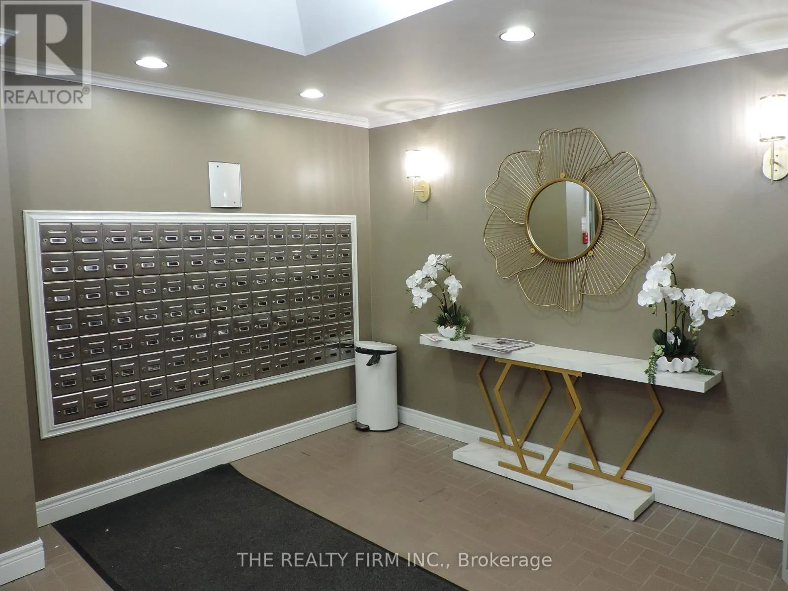 504 - 858 COMMISSIONERS ROAD E, #504
