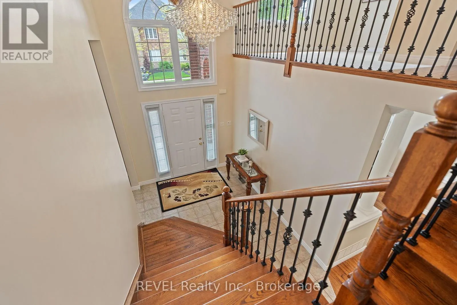 42 VINIFERA DRIVE