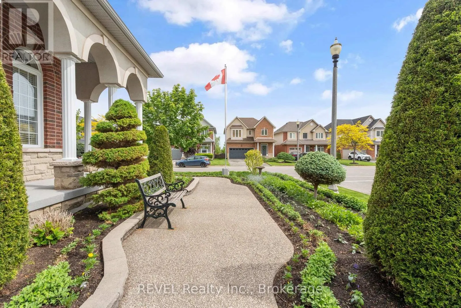 42 VINIFERA DRIVE