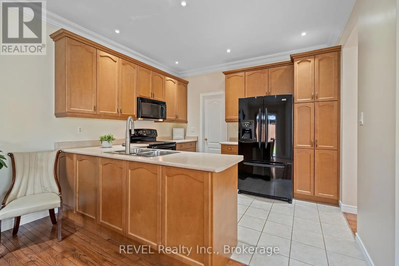 42 VINIFERA DRIVE