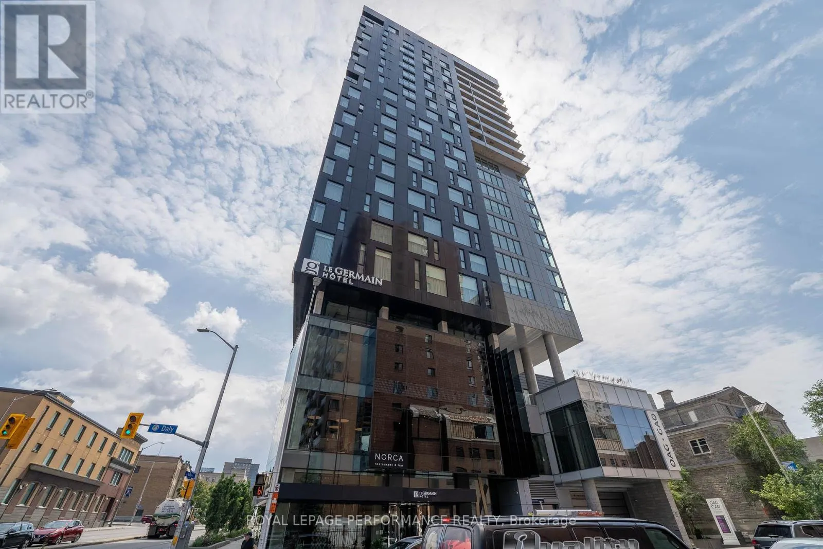 1810 - 20 DALY AVENUE