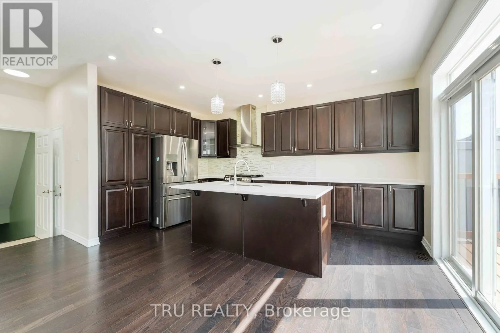 352 MEADOWBREEZE DRIVE