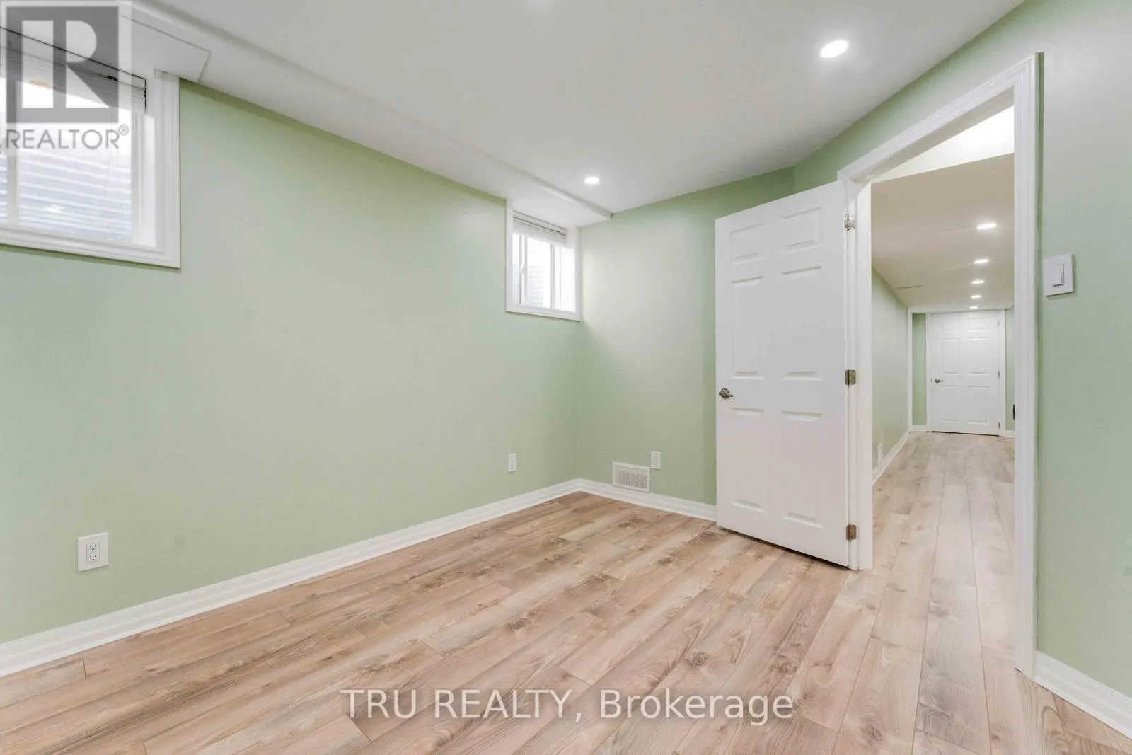 352 MEADOWBREEZE DRIVE