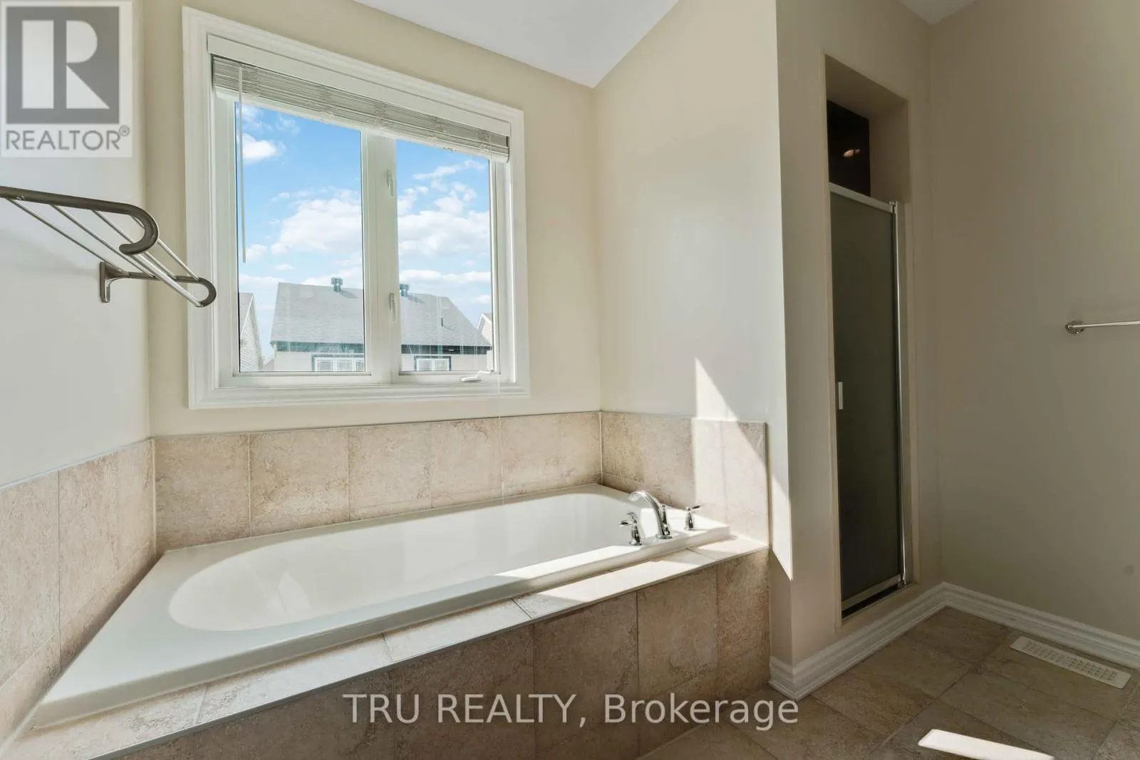 352 MEADOWBREEZE DRIVE