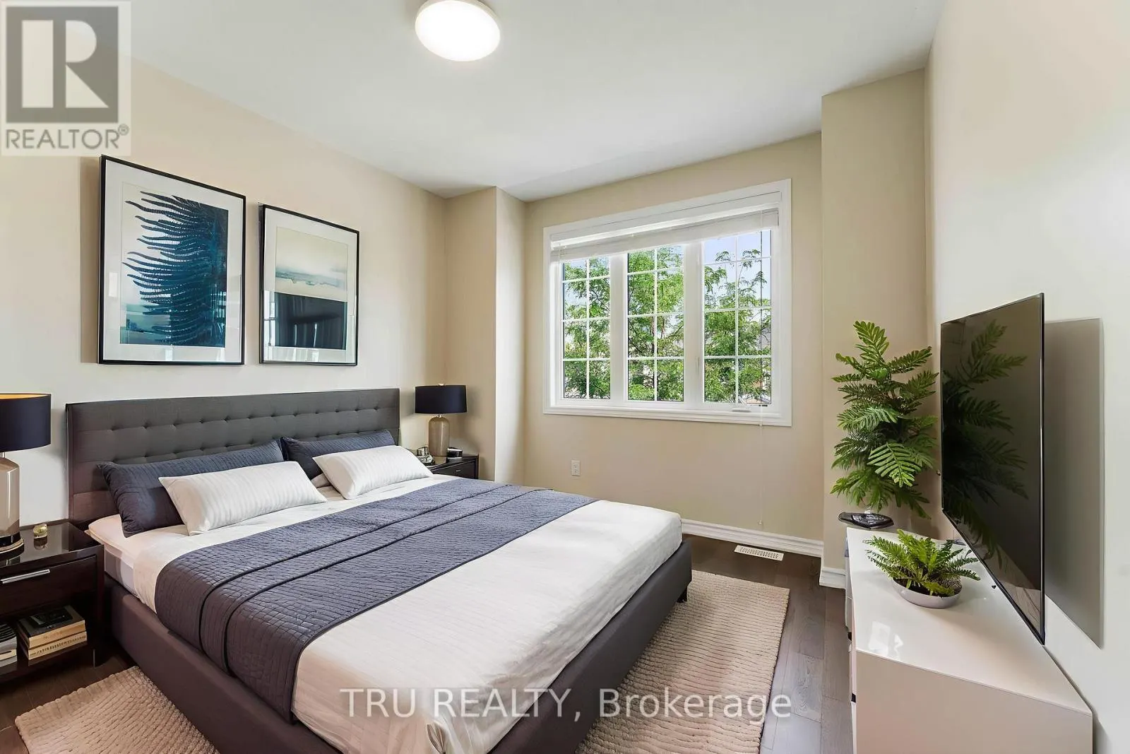 352 MEADOWBREEZE DRIVE