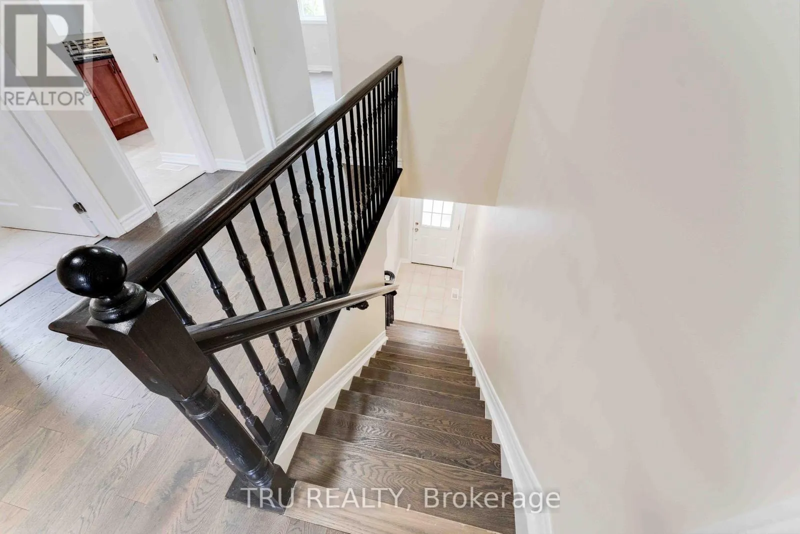 352 MEADOWBREEZE DRIVE