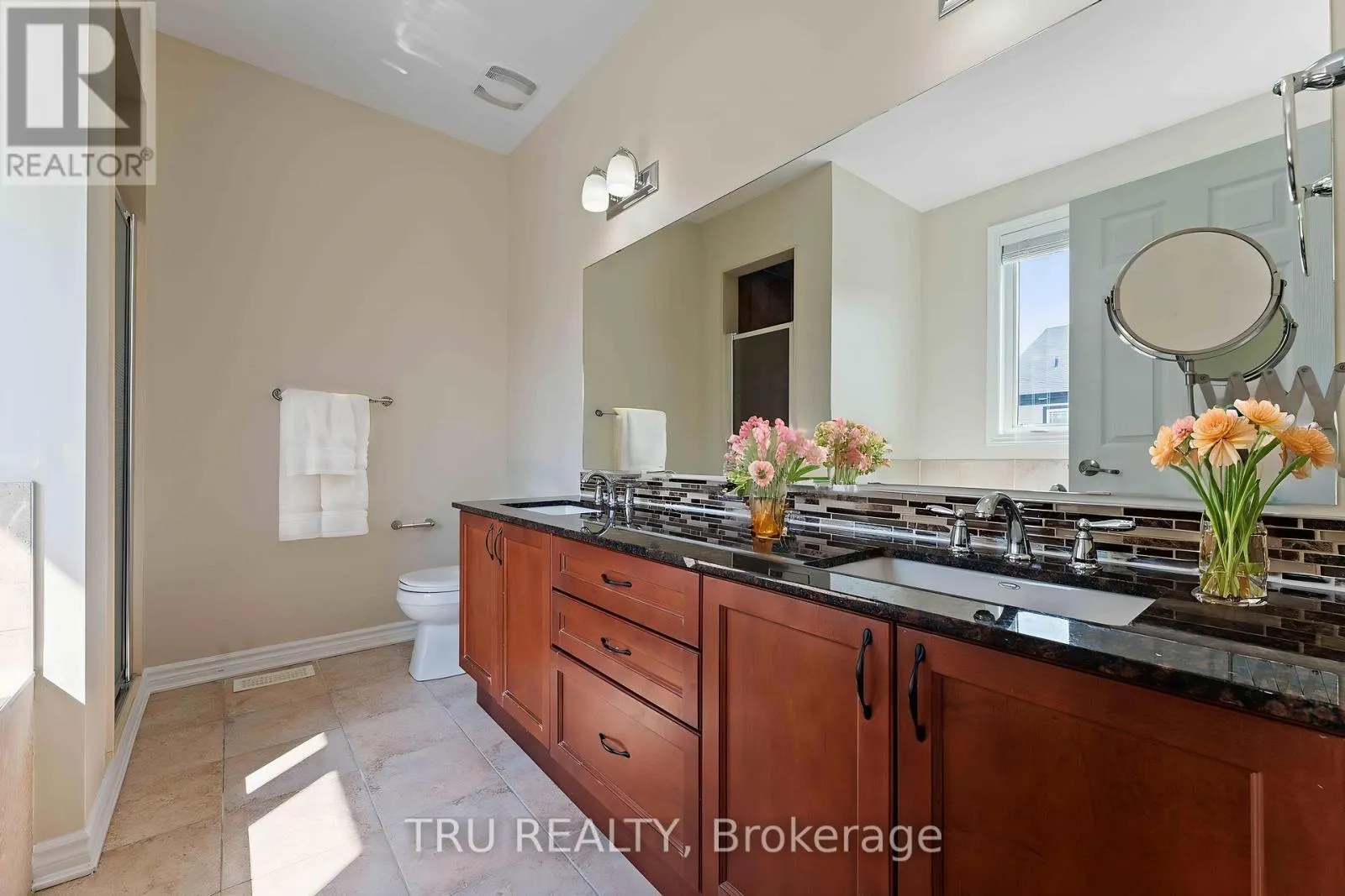 352 MEADOWBREEZE DRIVE