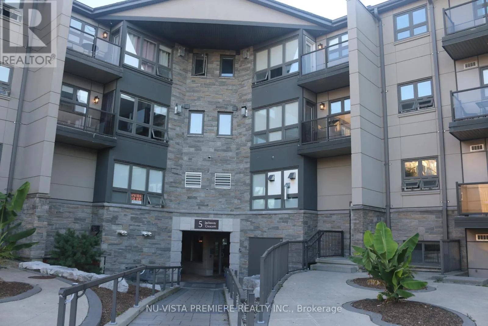 411 - 5 JACKSWAY CRESCENT, #411