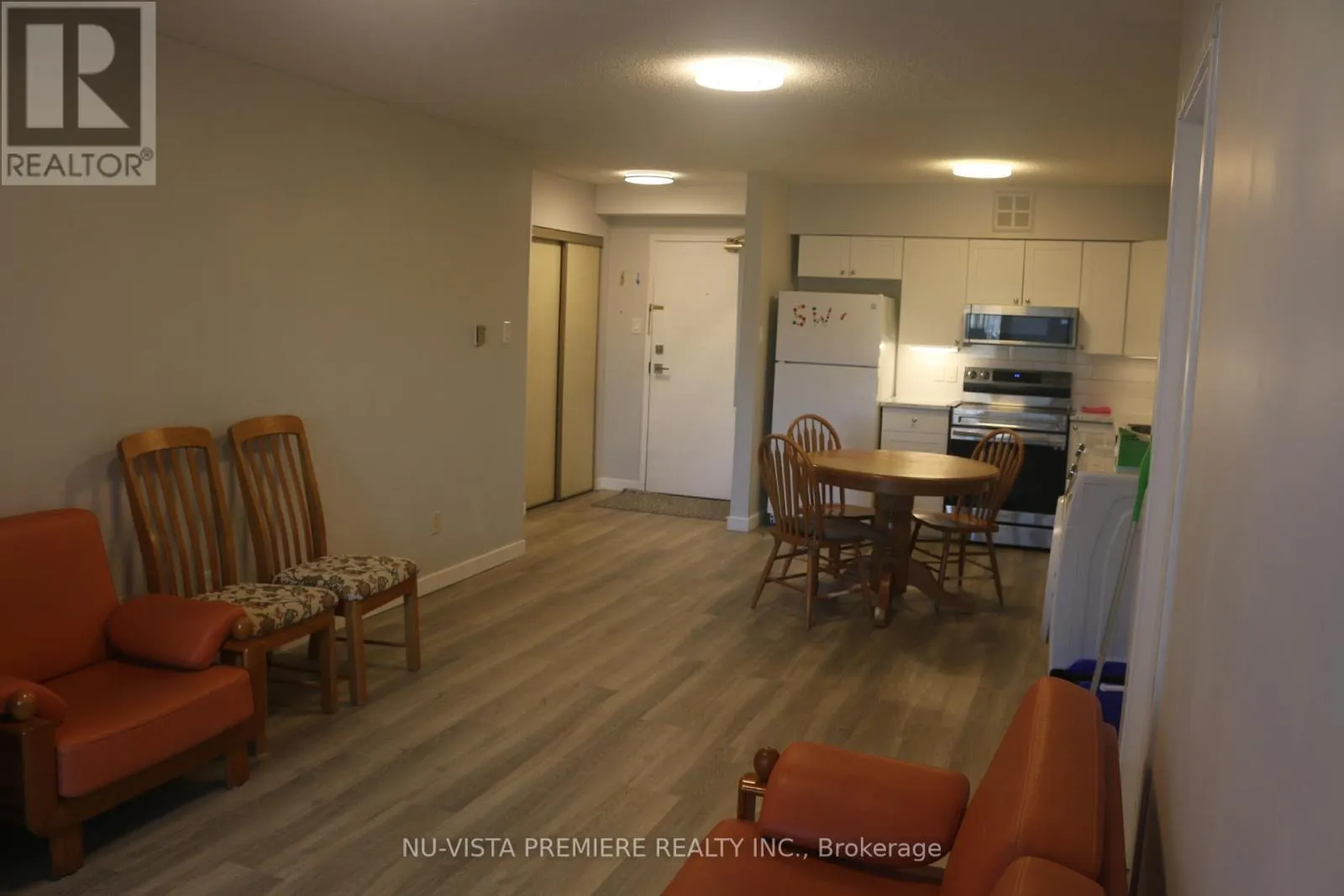411 - 5 JACKSWAY CRESCENT, #411