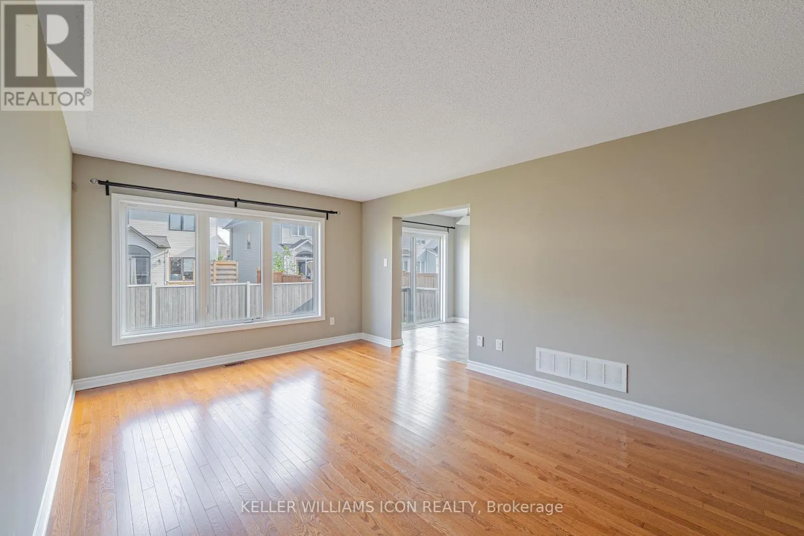 211 HALYARD WAY