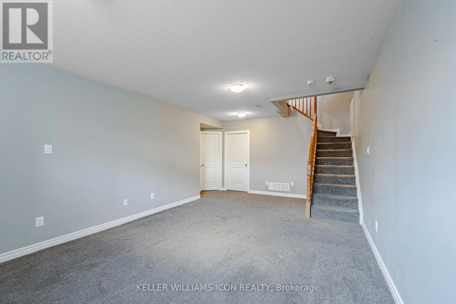 211 HALYARD WAY