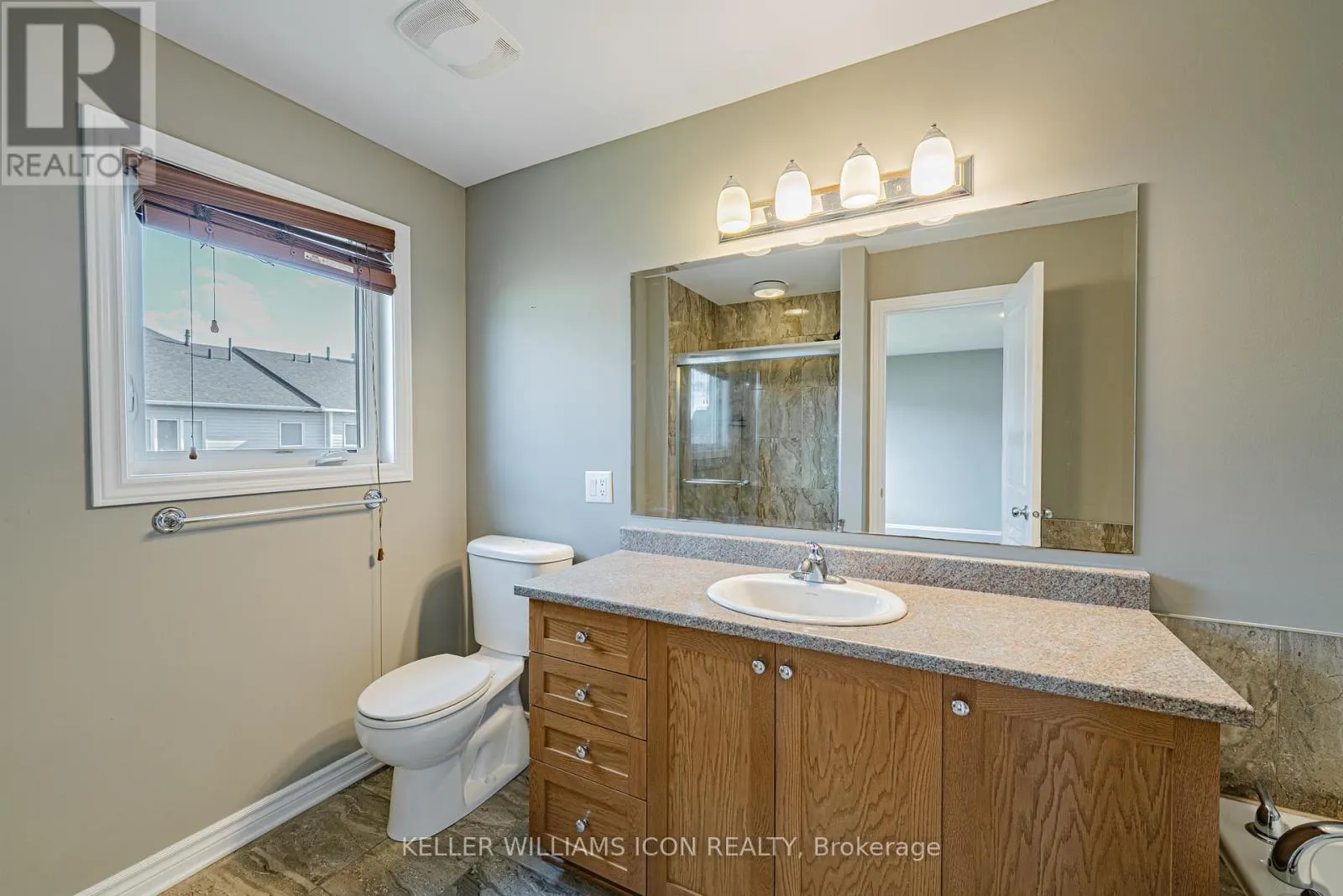 211 HALYARD WAY