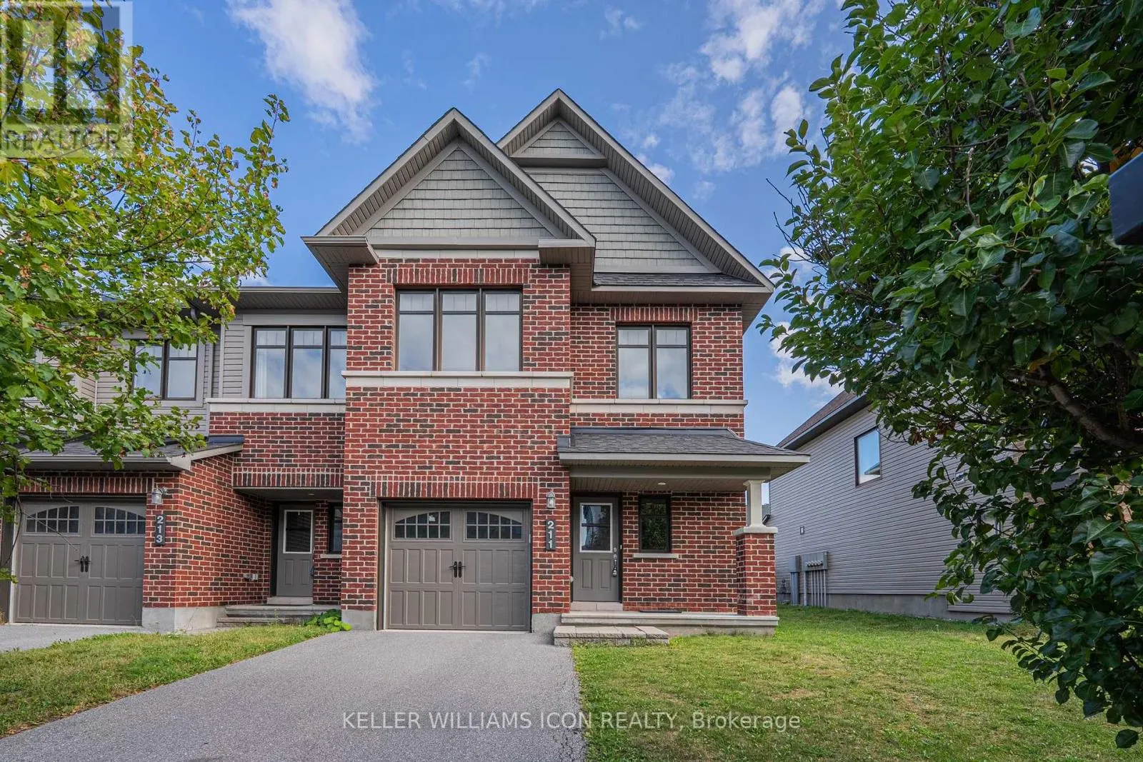 211 HALYARD WAY