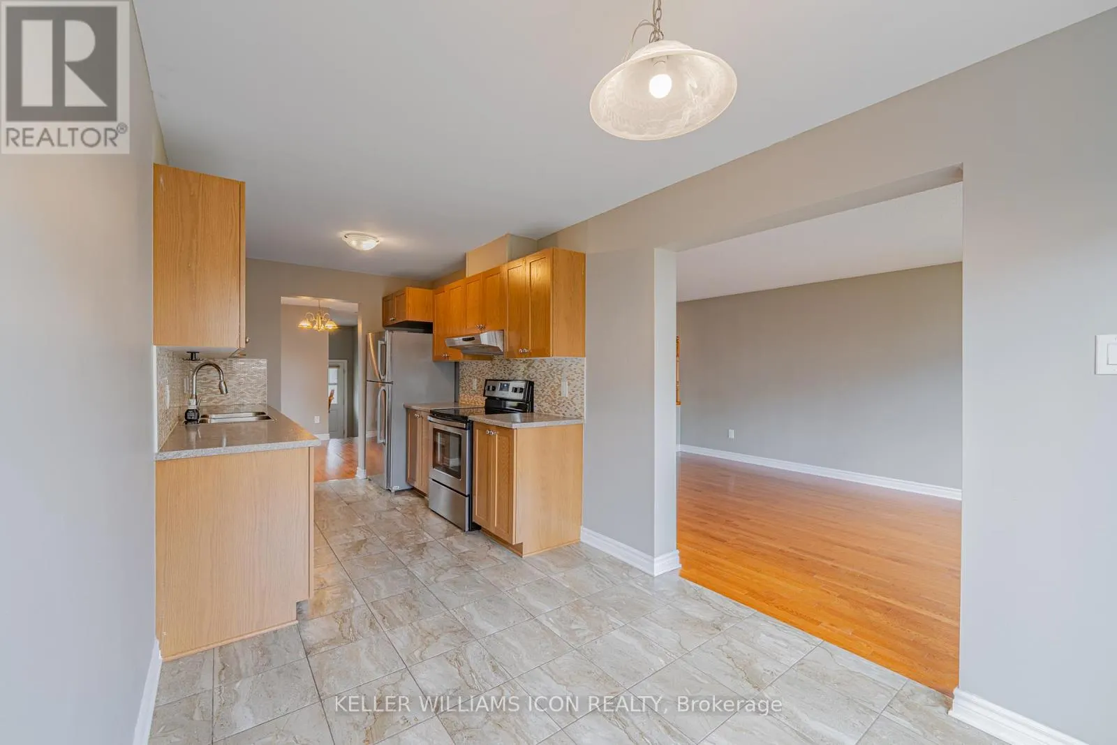 211 HALYARD WAY
