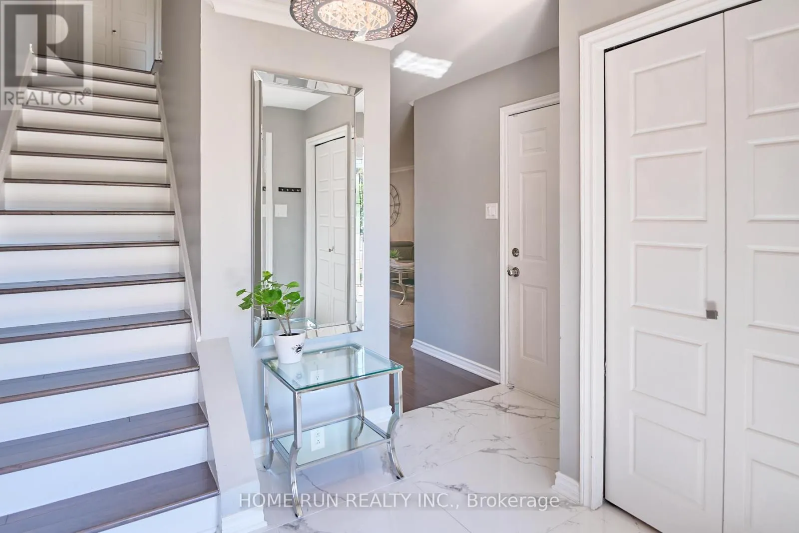 21 LONGBOAT COURT