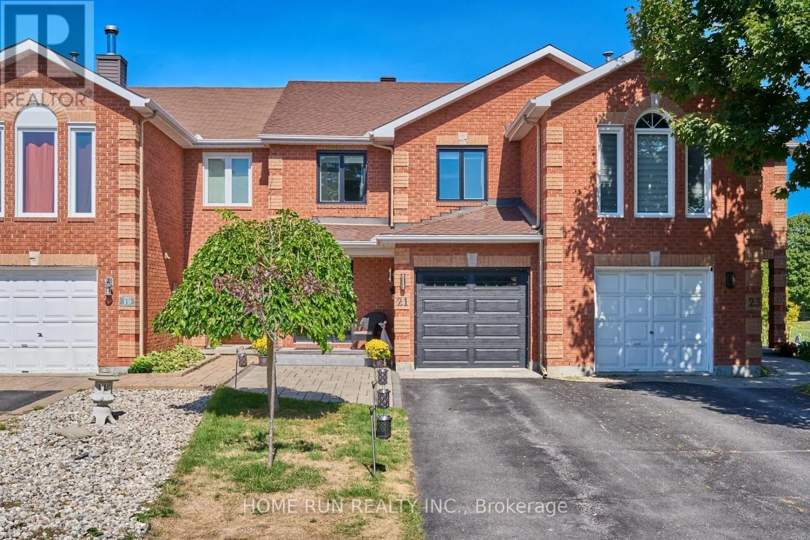 21 LONGBOAT COURT