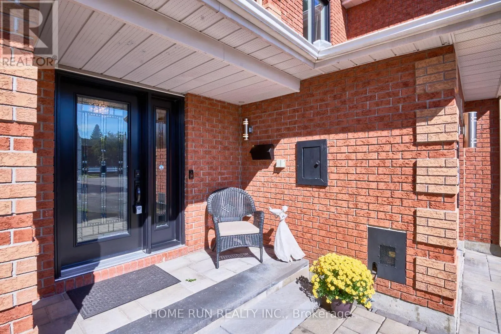 21 LONGBOAT COURT