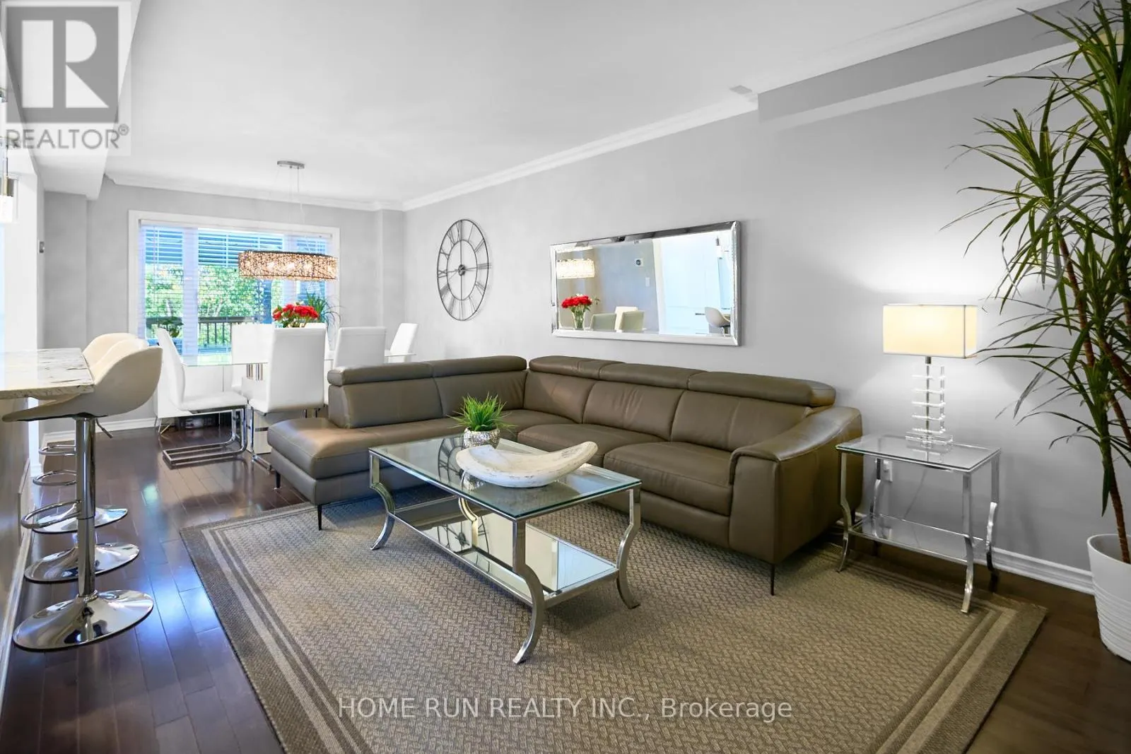 21 LONGBOAT COURT