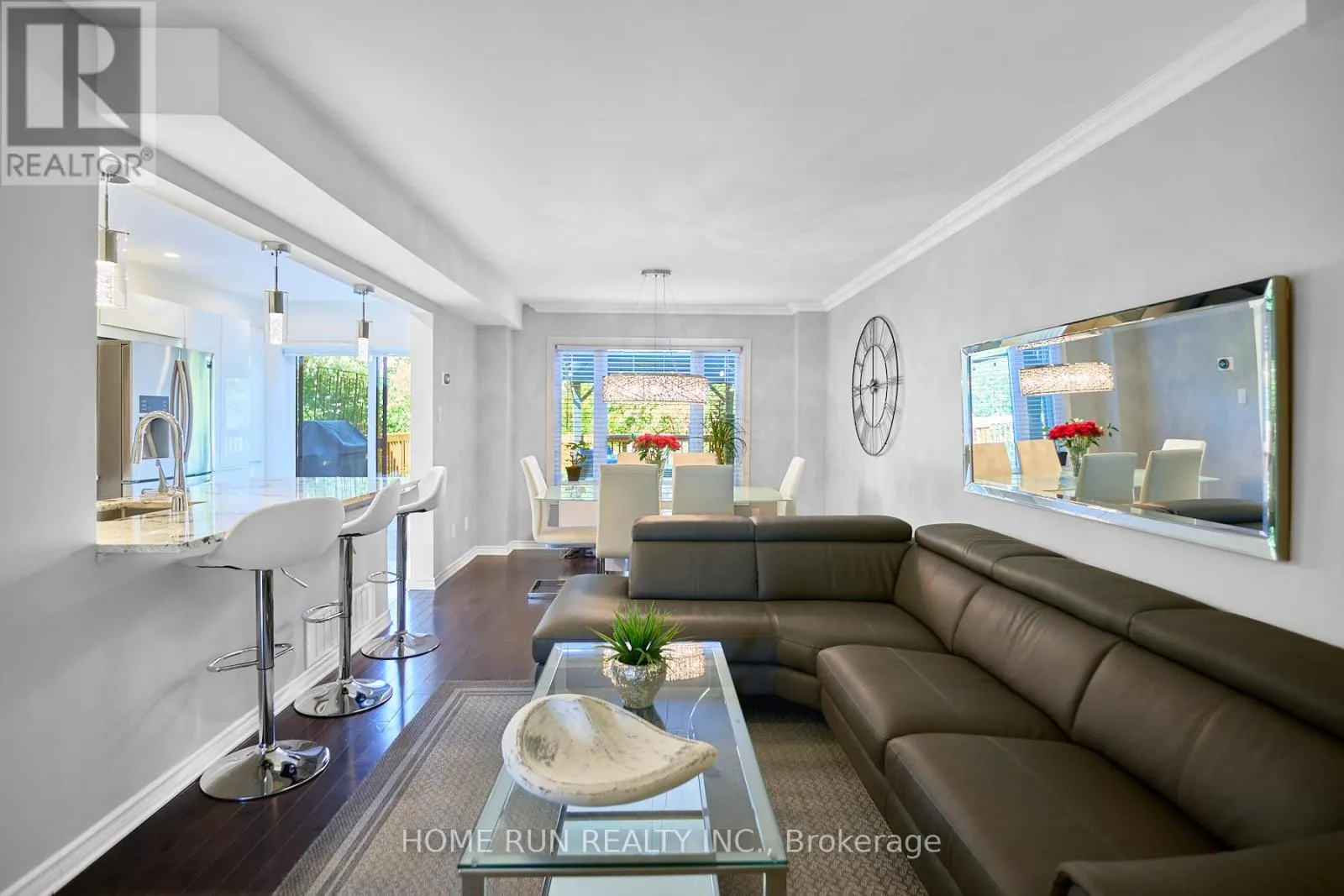 21 LONGBOAT COURT