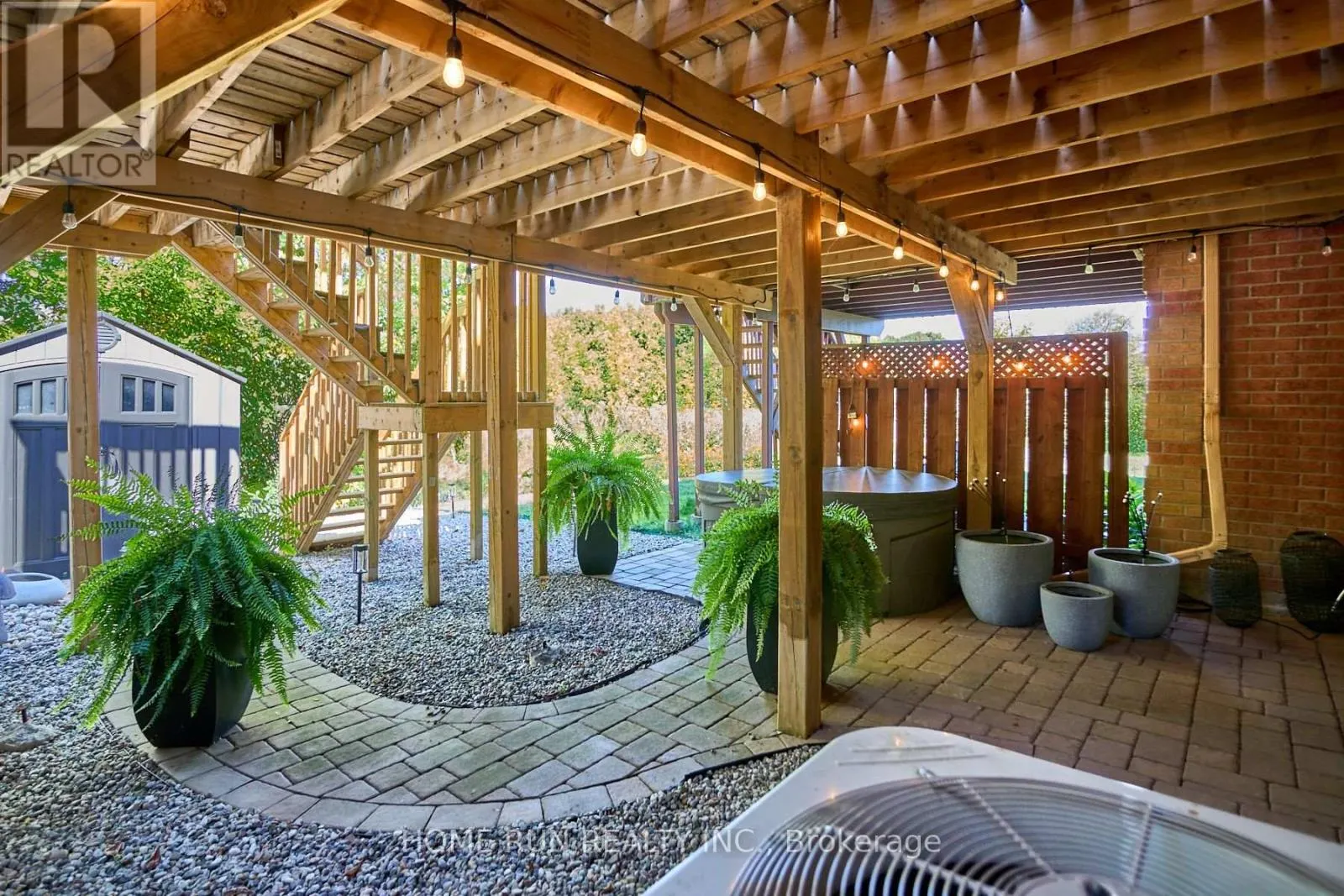 21 LONGBOAT COURT