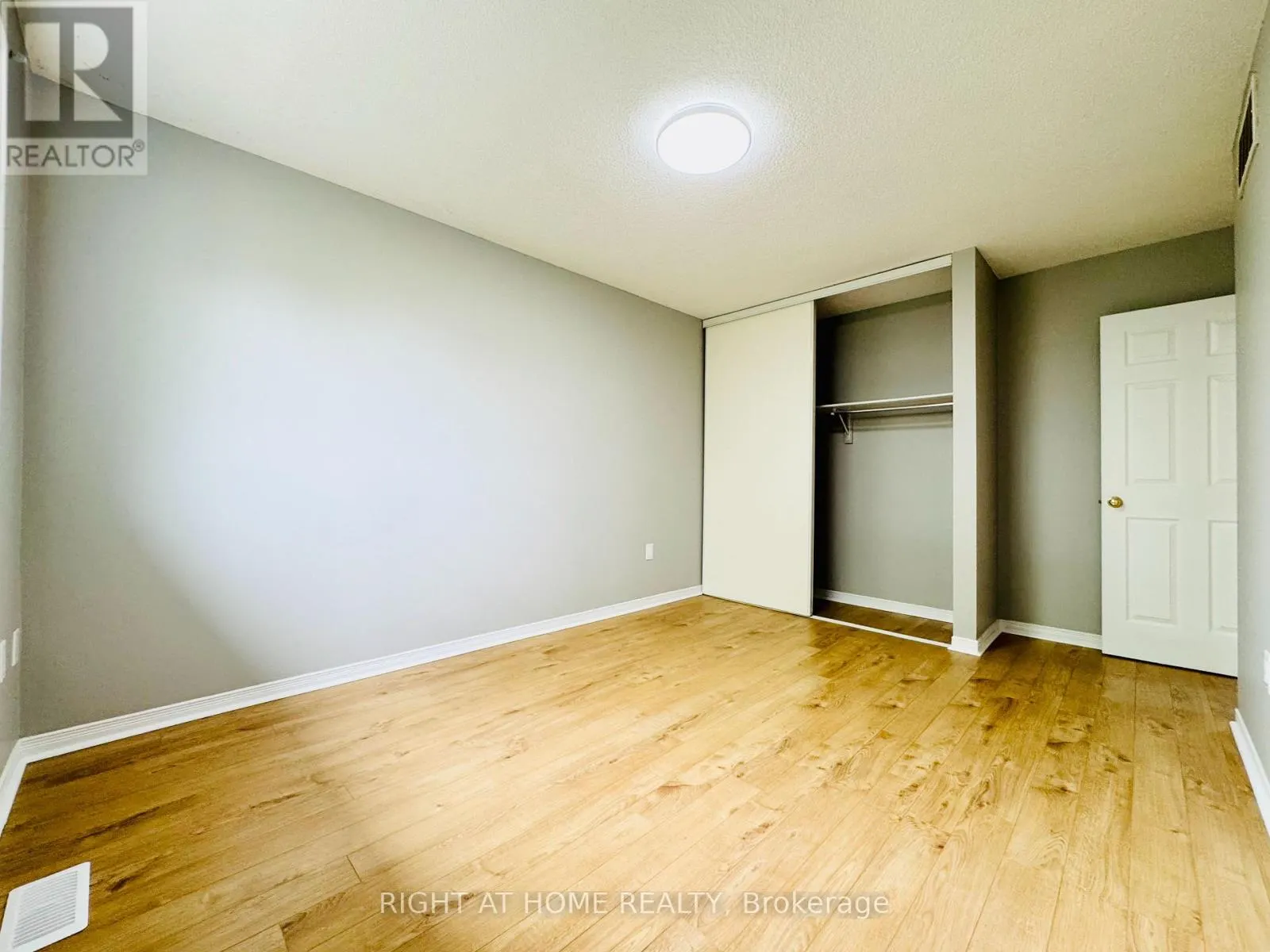 10 - 800 PARAMOUNT DRIVE
