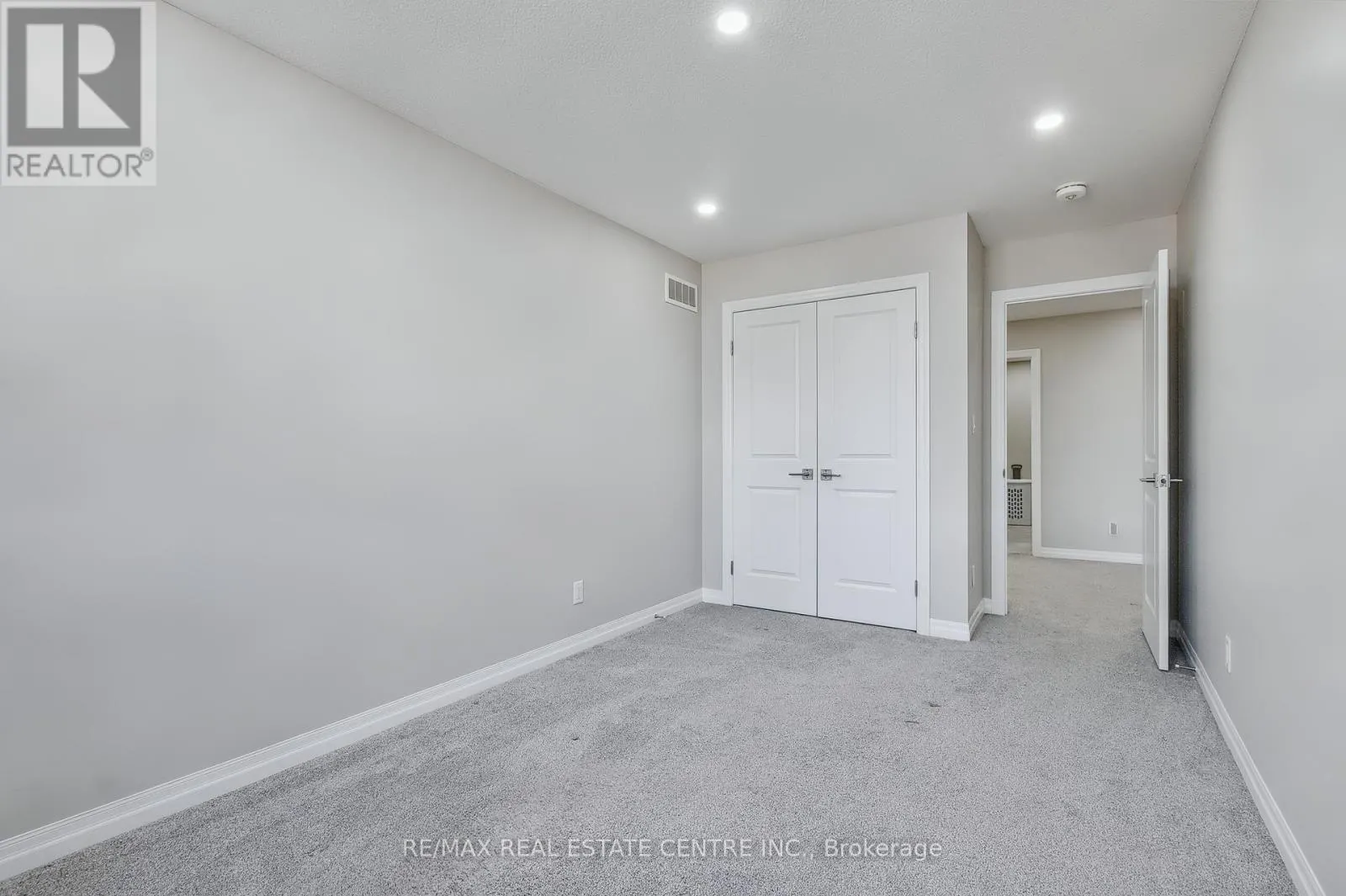 162 MOUNTAIN HOLLY COURT
