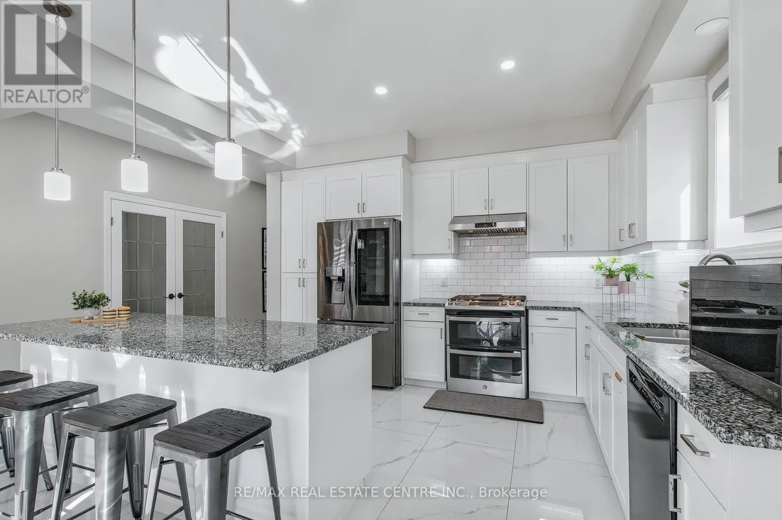 162 MOUNTAIN HOLLY COURT