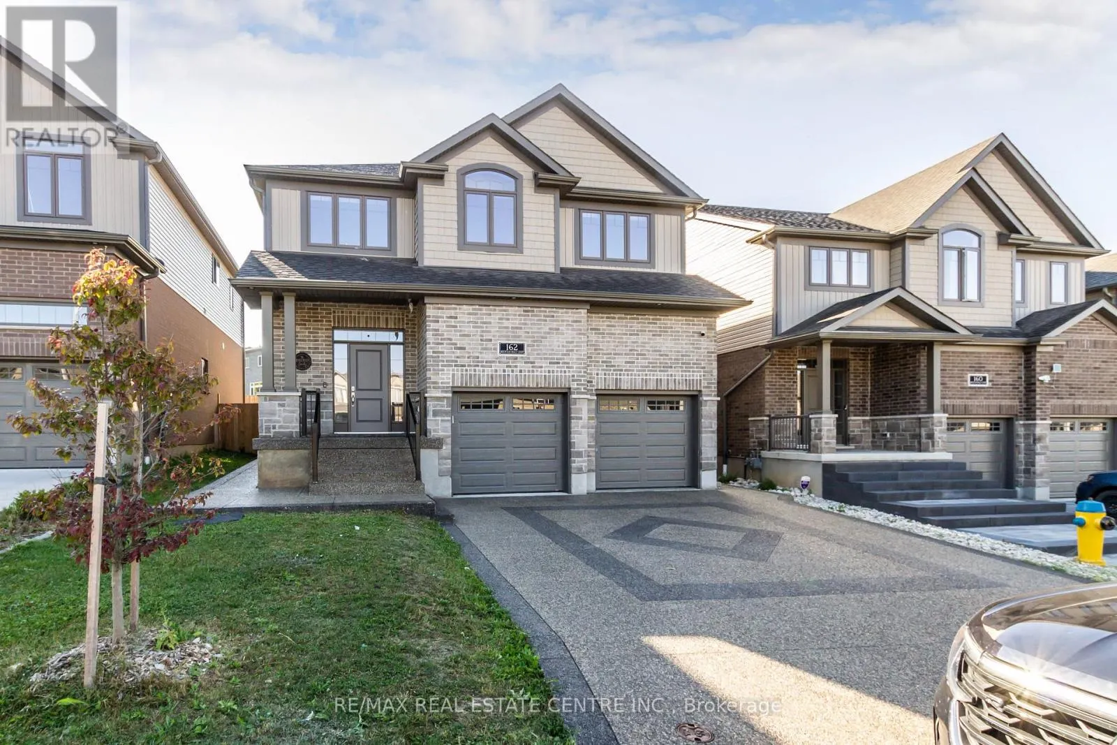 162 MOUNTAIN HOLLY COURT