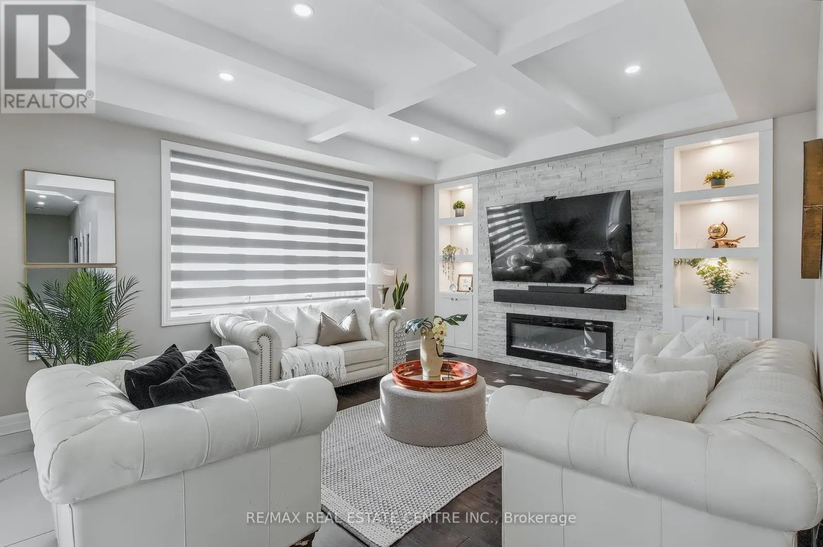 162 MOUNTAIN HOLLY COURT