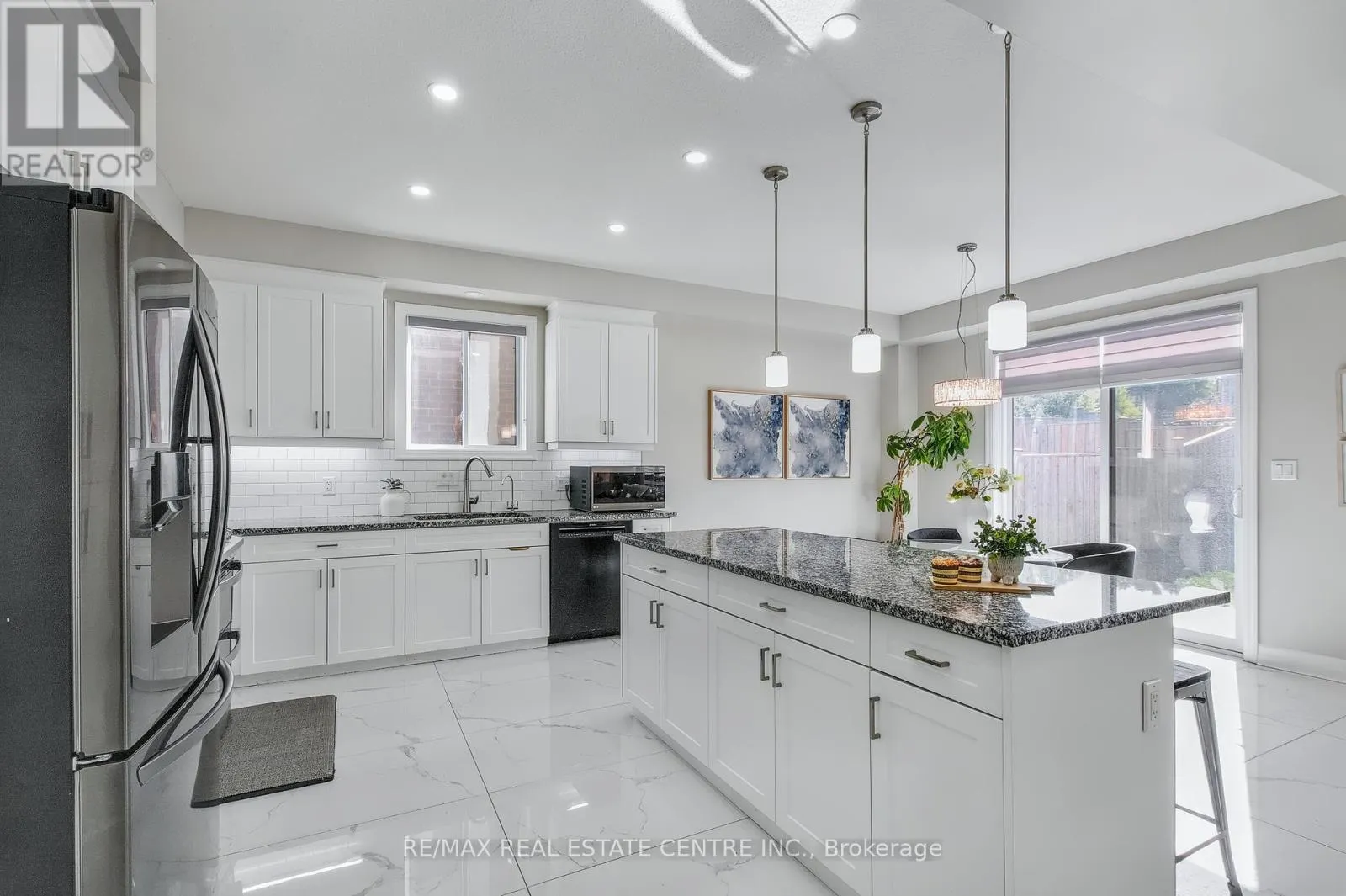 162 MOUNTAIN HOLLY COURT