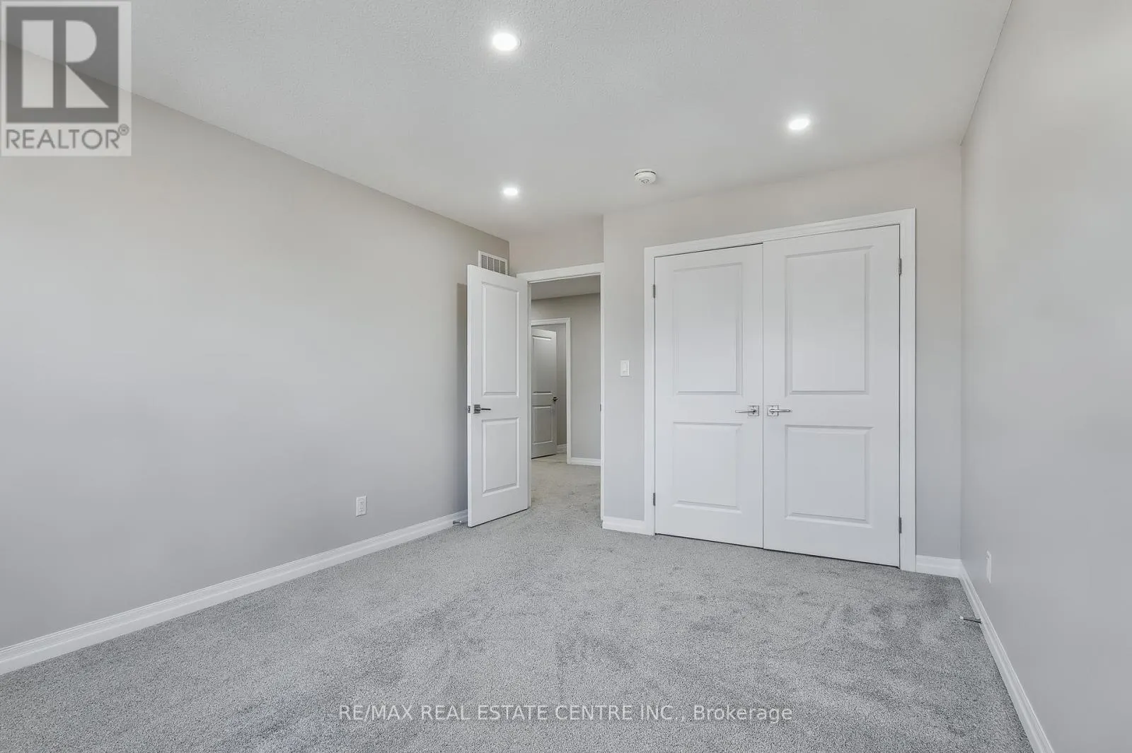 162 MOUNTAIN HOLLY COURT