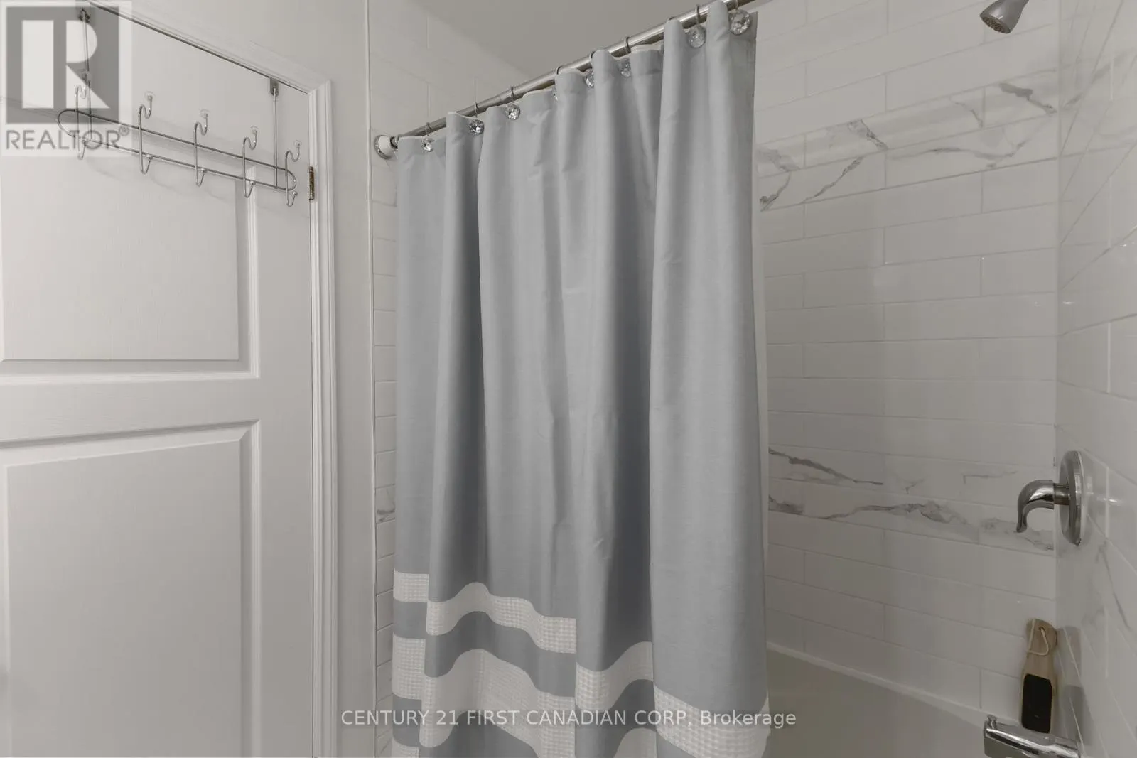 7 - 131 BONAVENTURE DRIVE, #7
