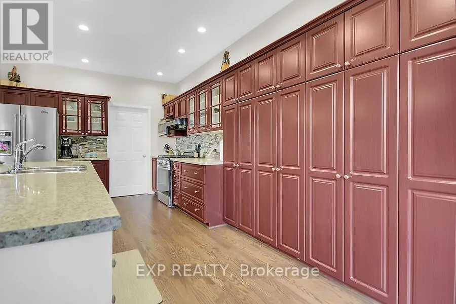 48 DEIGHTON CRESCENT
