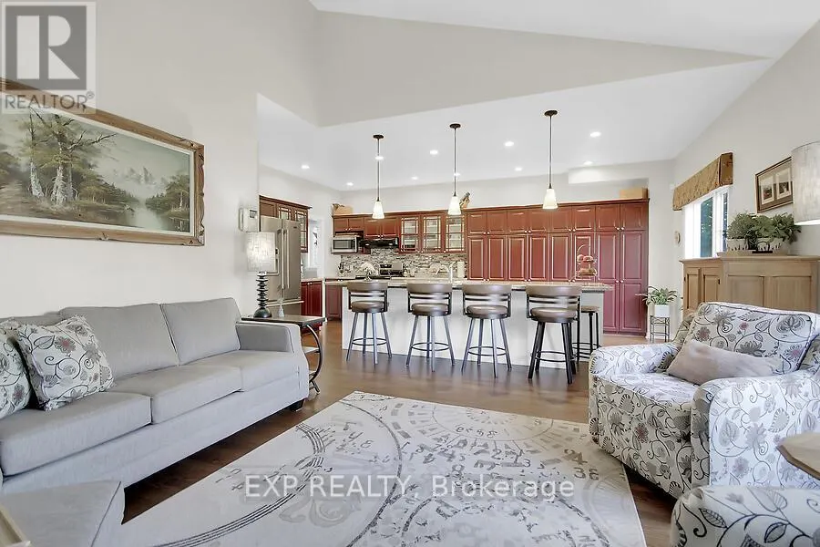 48 DEIGHTON CRESCENT