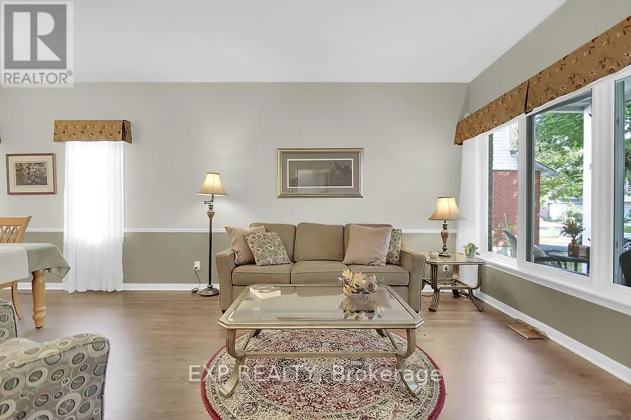 48 DEIGHTON CRESCENT
