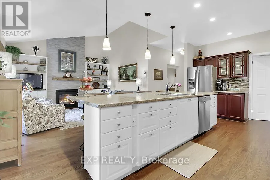 48 DEIGHTON CRESCENT
