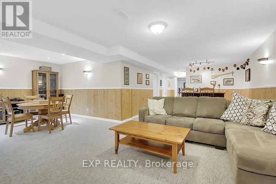 48 DEIGHTON CRESCENT